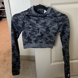 GYMSHARK Cropped Long Sleeve Camo Athletic Top